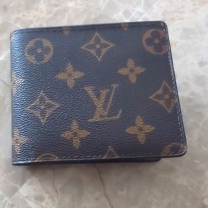 Louis Vuitton Men's wallet